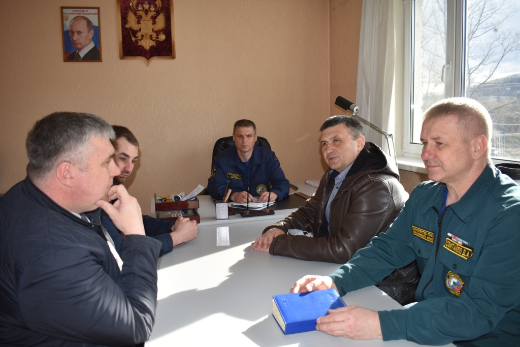 Защита приморский. Хамхоев Лев Владимирович. Лев Хамхоев Партизанский район. Златкин министр ГОЧС Приморского края.